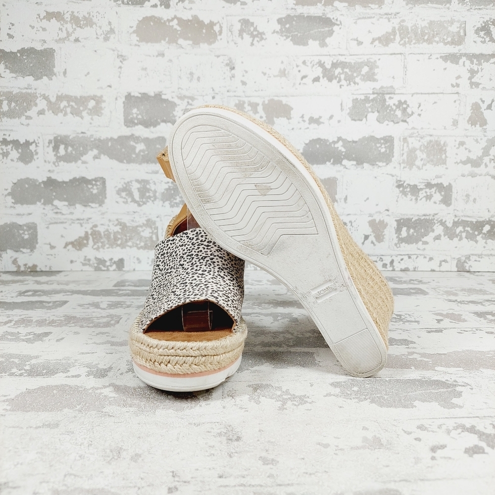 Toms Tan and Black Wedge Sandals - Picture 8 of 12